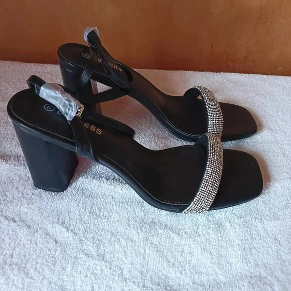 Berness Black Rhinestone Strap Chunky Heel Sandals Women’s Size 11 New in Box - Picture 3 of 6